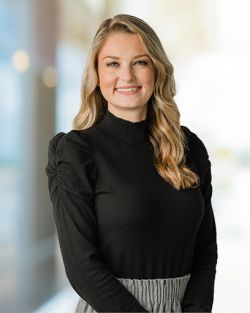 Headshot of Amanda Lazzaro